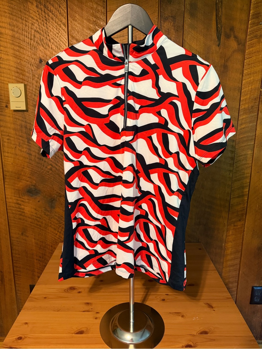 Tail Red Black and White Wave-Print Cycling Golf Tennis Sporty Large Jersey